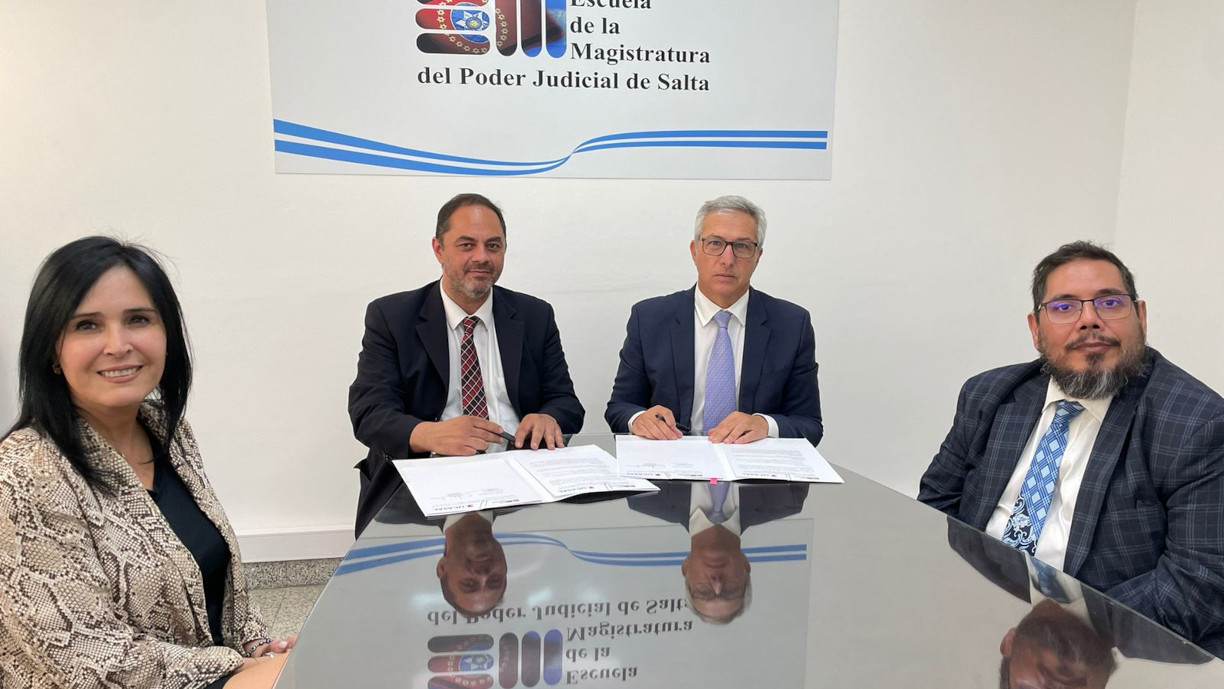 Fotografía: Alumnos de derecho de UCASAL simularán juicio por jurados