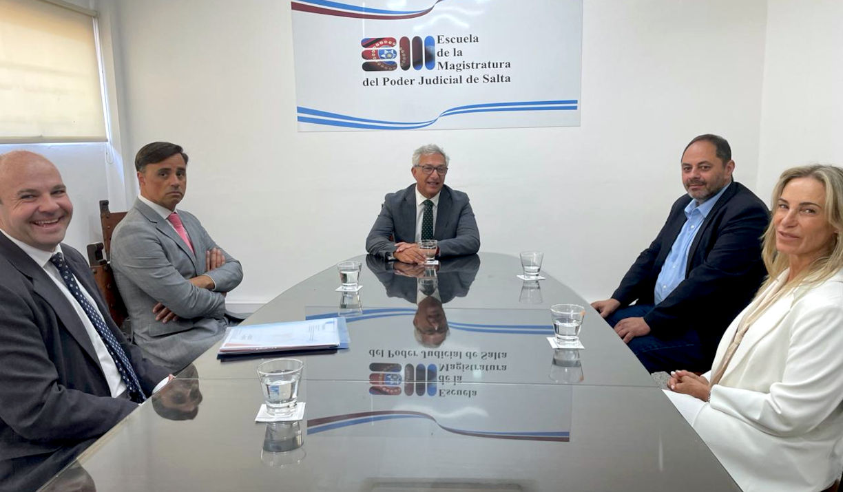 Fotografía: El juez Vittar y autoridades de UCASAL anticipan el lanzamiento de la maestría en derecho laboral