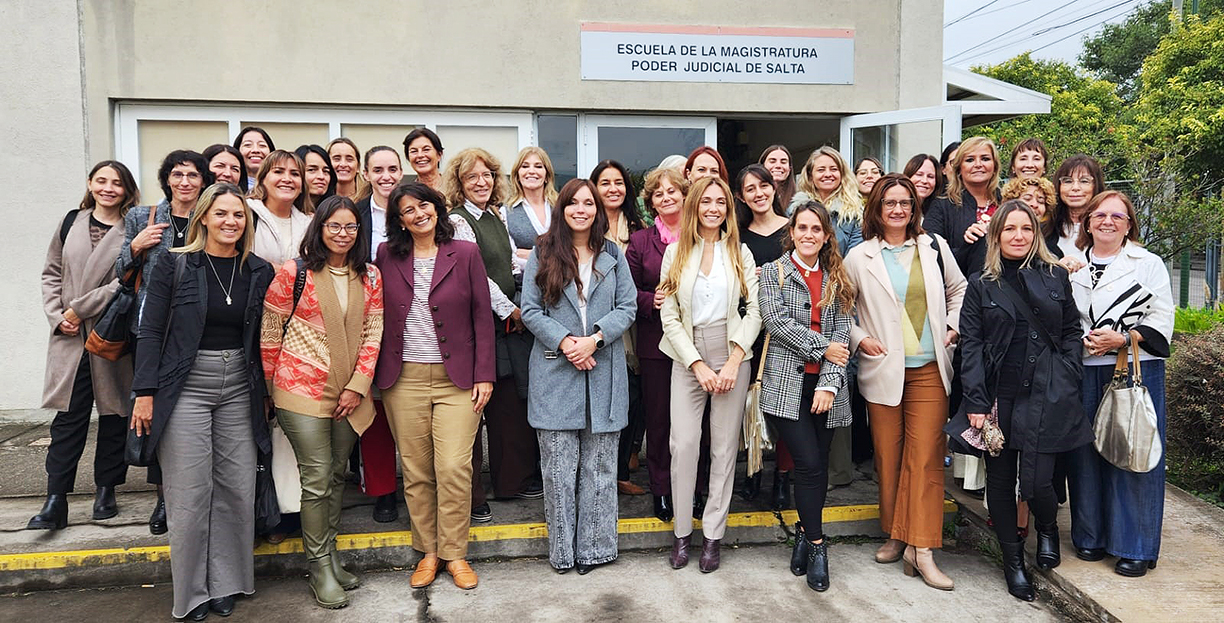 Fotografìa: Distintas generaciones de mujeres de la Justicia salteña compartieron su experiencia en un conversatorio