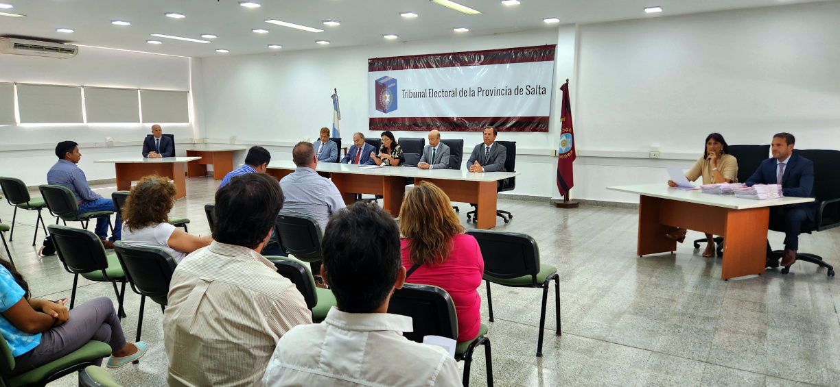 Fotografía: Tribunal Electoral: Se realizó la audiencia para el reconocimiento de agrupaciones municipales
