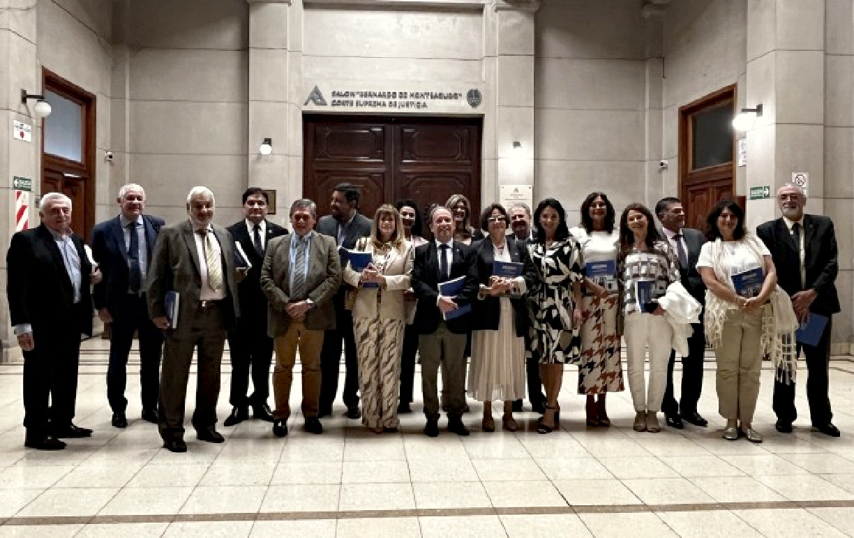 Fotografía Presentaron en Tucumán el proyecto “40 años de democracia en los Poderes Judiciales de la República Argentina”