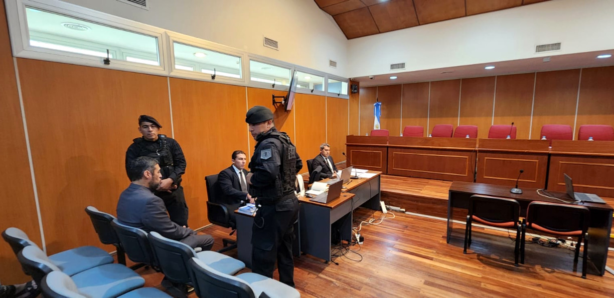Fotografía: Alegatos en el Jury contra el juez Parisi