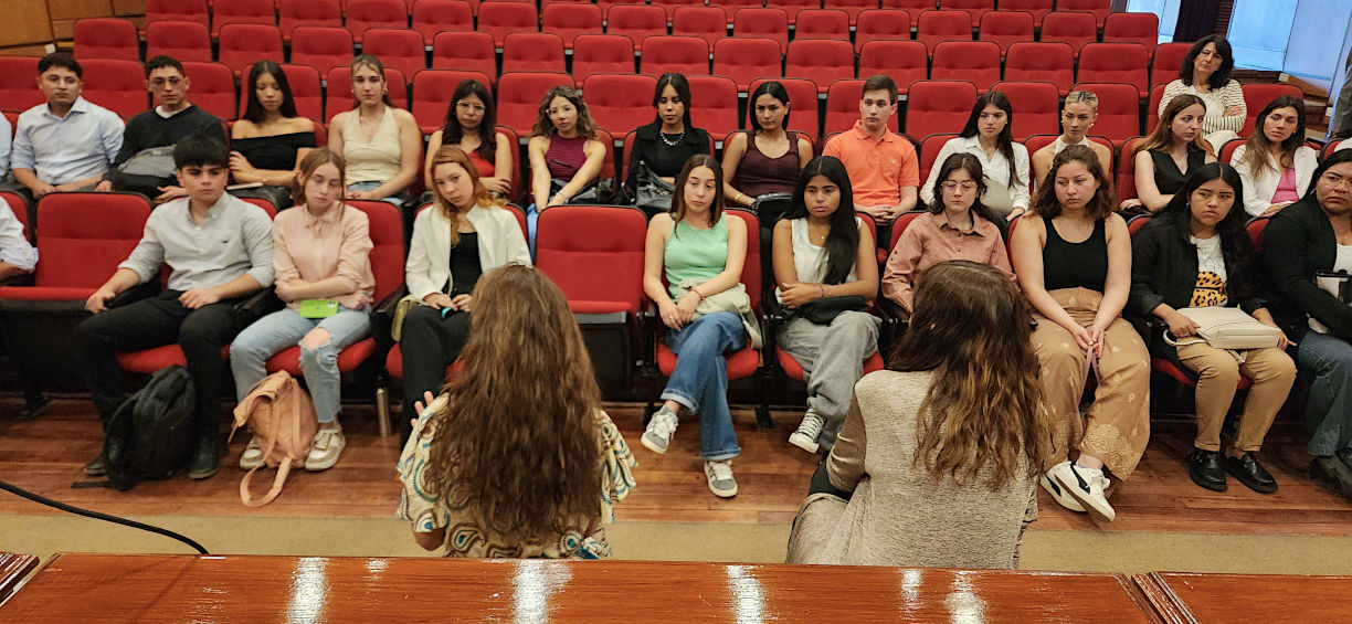 Fotografía: Visita de alumnos de último año de abogacía