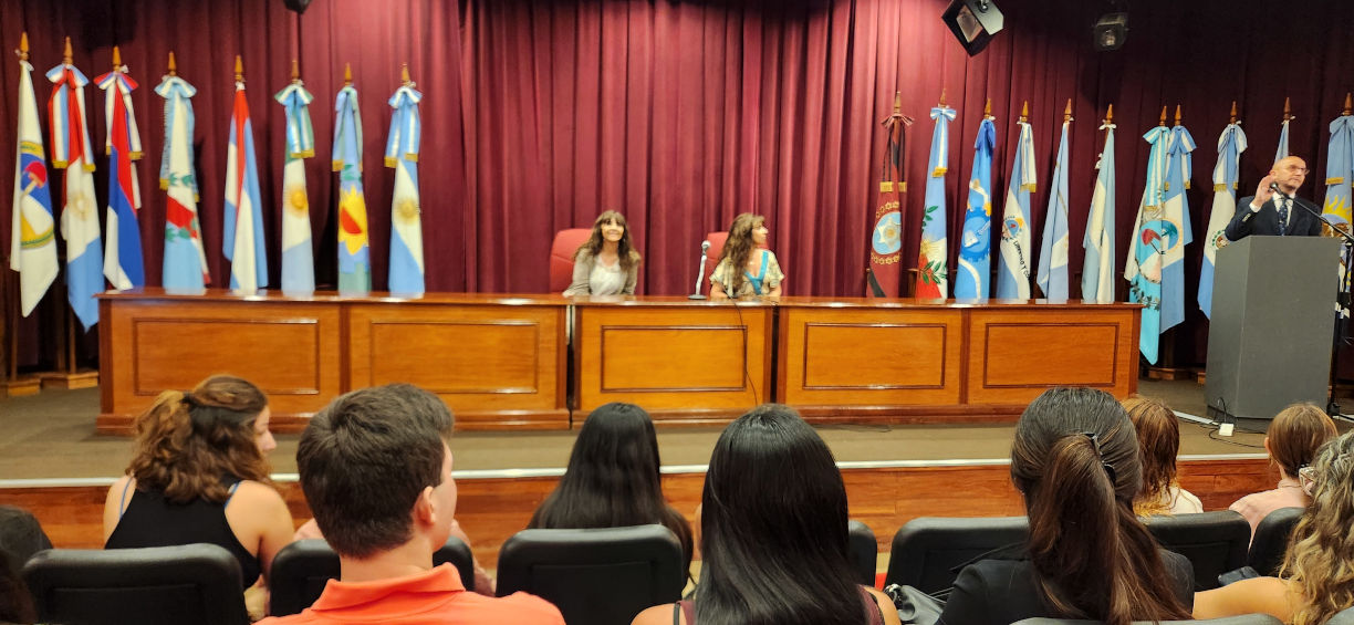 Fotografía: Visita de alumnos de último año de abogacía 