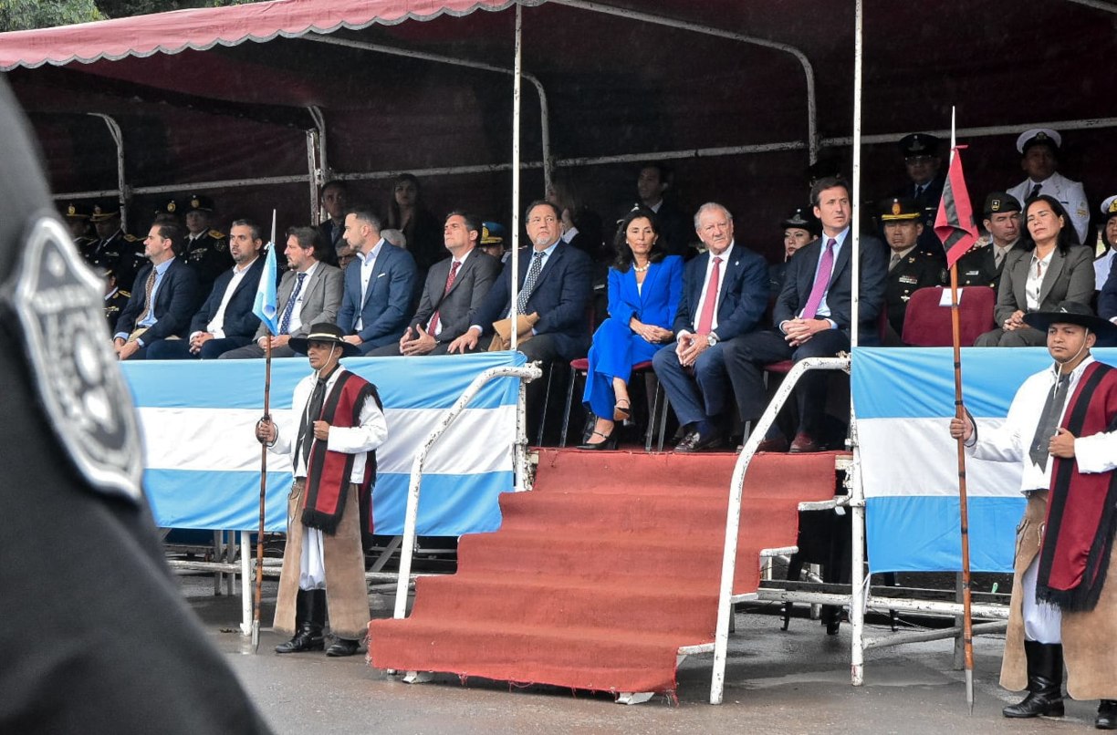 Acto por el 201º aniversario de la Policía