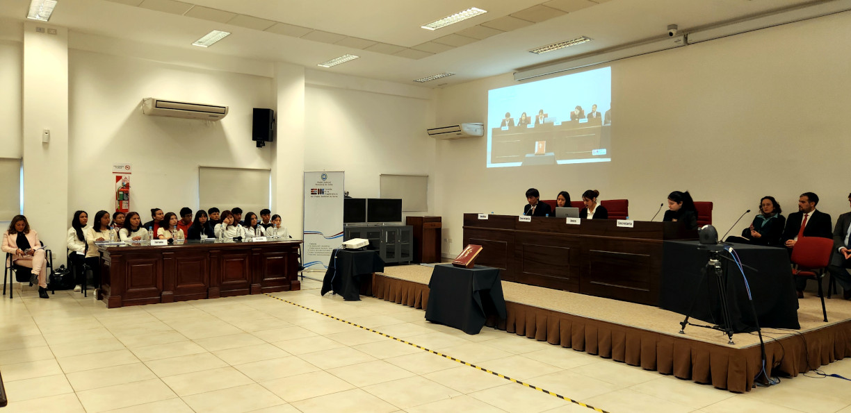 Fotografía: La Escuela de la Magistratura pone en práctica el juicio por jurado con alumnos del secundario