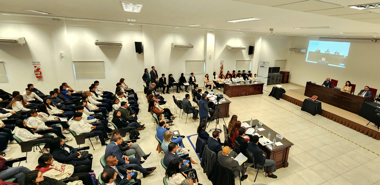 Fotografía: La Escuela de la Magistratura pone en práctica el juicio por jurado con alumnos del secundario