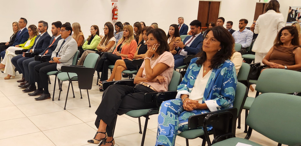 Fotografía. Entrega de diplomas en la Escuela de la Magistratura