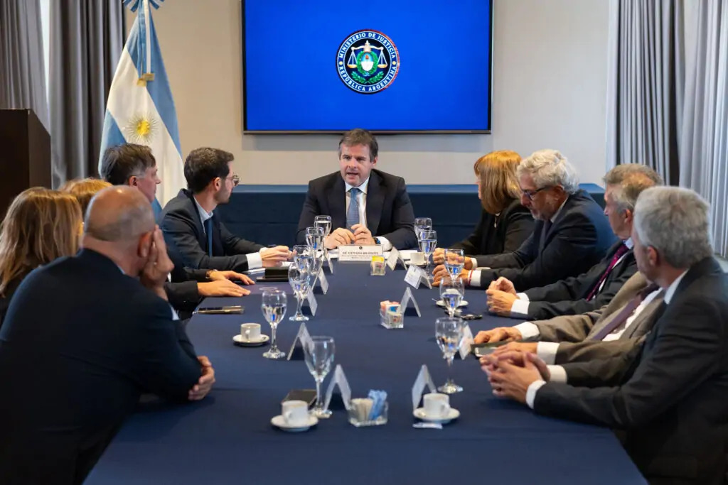 Fotografía: Vittar participó de la reunión de Jufejus con el Ministro de Justicia Mahíques